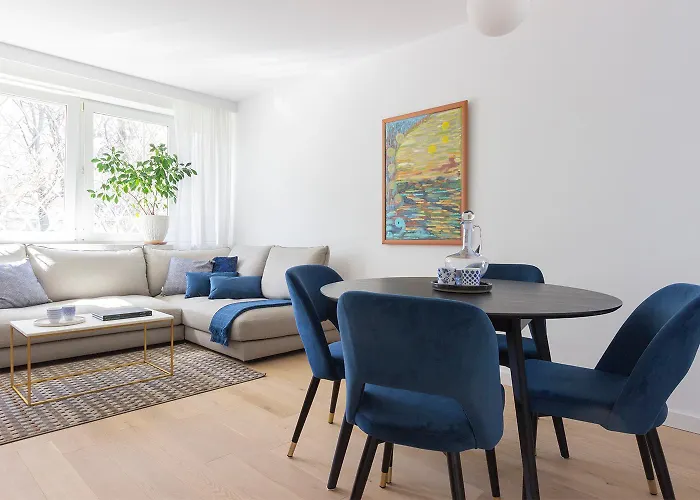 Downtown Apartment Near River By Rentujemy
